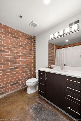 333 E Parent Avenue 40, Royal Oak, MI 48067