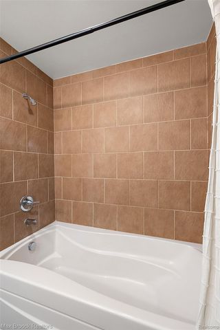 333 E Parent Avenue 40, Royal Oak, MI 48067