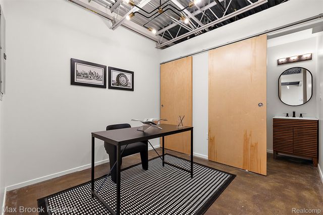 333 E Parent Avenue 40, Royal Oak, MI 48067