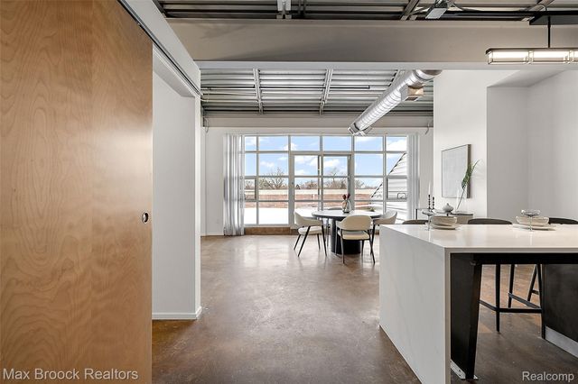 333 E Parent Avenue 40, Royal Oak, MI 48067