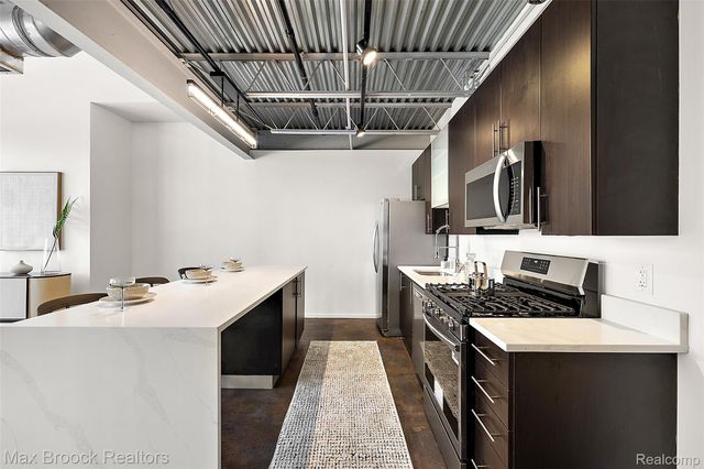 333 E Parent Avenue 40, Royal Oak, MI 48067