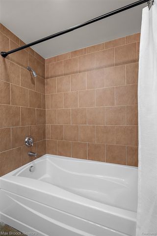 333 E Parent Avenue 40, Royal Oak, MI 48067