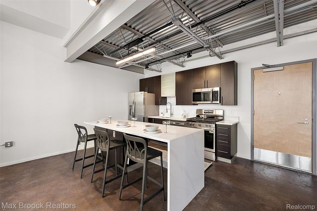 333 E Parent Avenue 40, Royal Oak, MI 48067