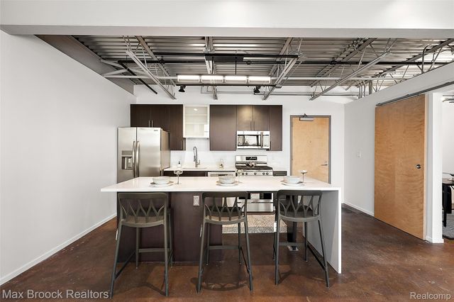 333 E Parent Avenue 40, Royal Oak, MI 48067