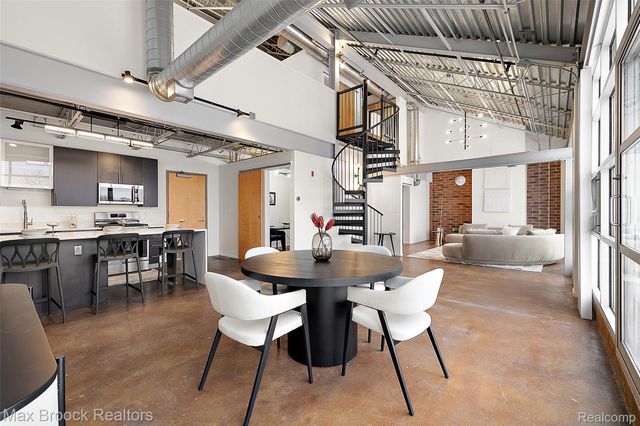 333 E Parent Avenue 40, Royal Oak, MI 48067