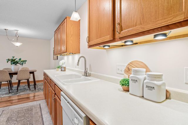 717 Grandview Way, Hudson, WI 54016