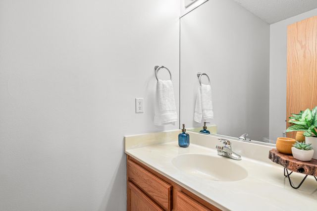 717 Grandview Way, Hudson, WI 54016