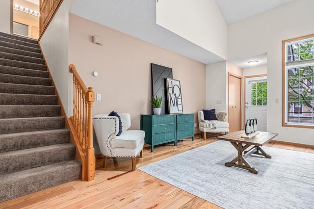717 Grandview Way, Hudson, WI 54016
