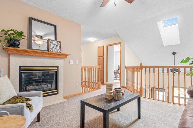 717 Grandview Way, Hudson, WI 54016