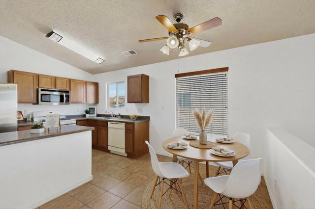 6900 Vista Del Sol Drive NW, Albuquerque, NM 87120