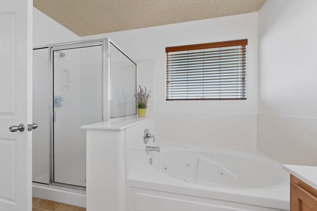 6900 Vista Del Sol Drive NW, Albuquerque, NM 87120