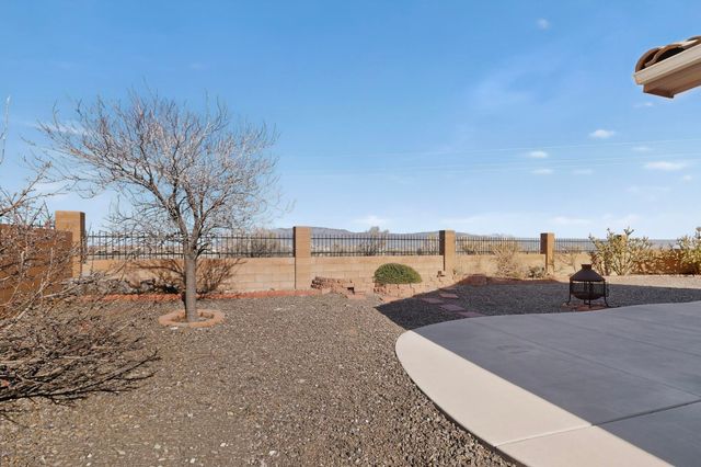 6900 Vista Del Sol Drive NW, Albuquerque, NM 87120