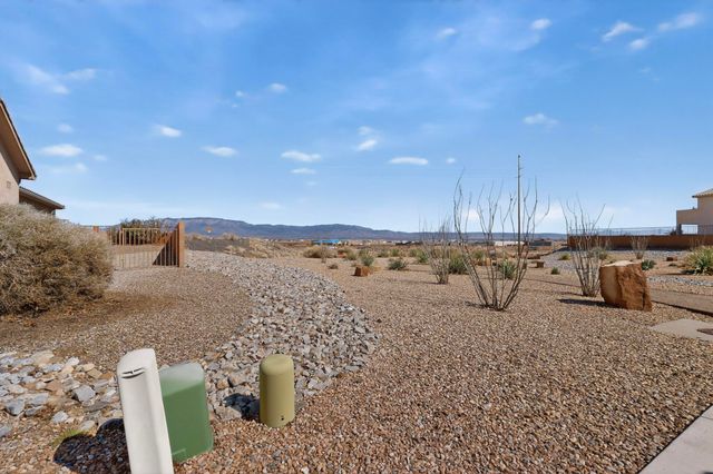 6900 Vista Del Sol Drive NW, Albuquerque, NM 87120