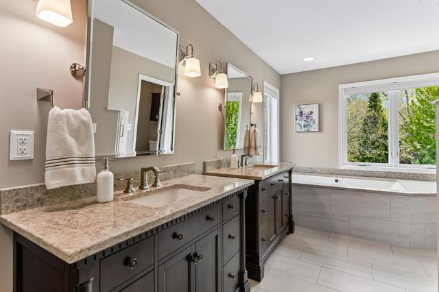 6820 Lorena Lane, Eden Prairie, MN 55346