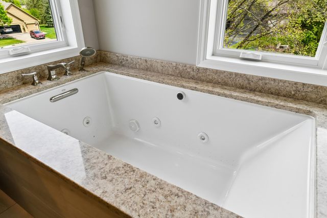 6820 Lorena Lane, Eden Prairie, MN 55346