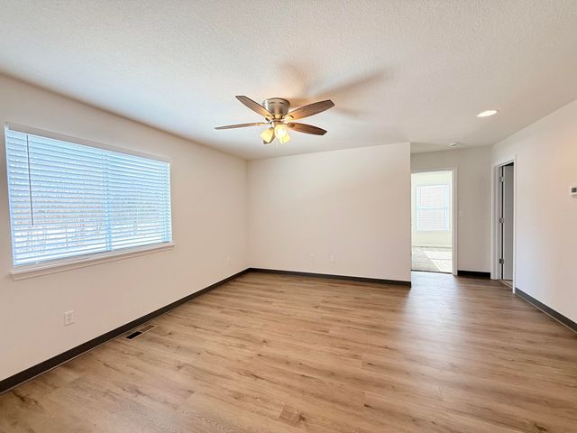 8125 N NORTH BROWNS STATION RD A & B, Columbia, MO 65202