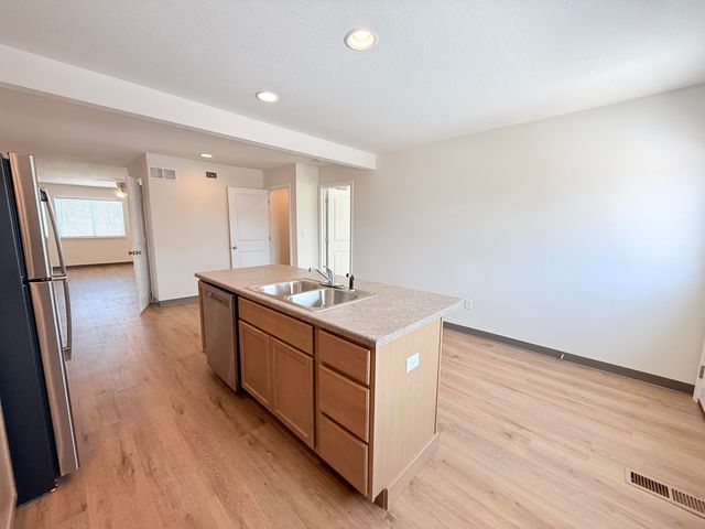 8125 N NORTH BROWNS STATION RD A & B, Columbia, MO 65202