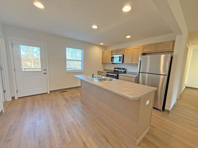 8125 N NORTH BROWNS STATION RD A & B, Columbia, MO 65202