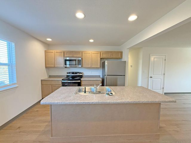 8125 N NORTH BROWNS STATION RD A & B, Columbia, MO 65202