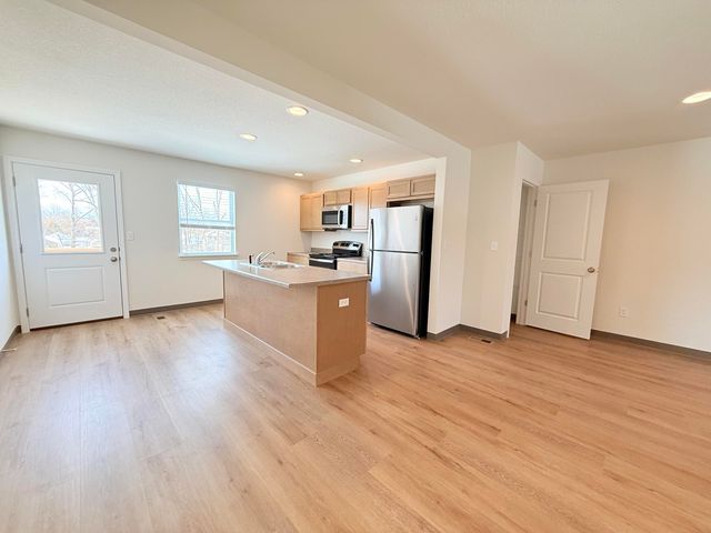 8125 N NORTH BROWNS STATION RD A & B, Columbia, MO 65202