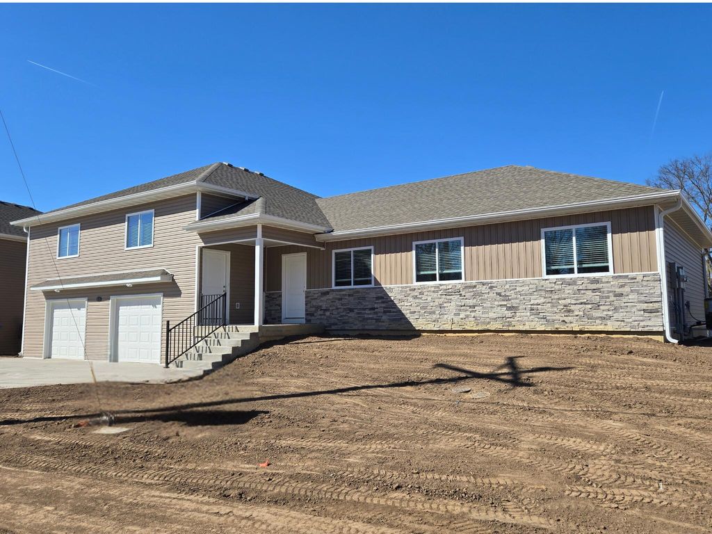 8125 N NORTH BROWNS STATION RD A & B, Columbia, MO 65202