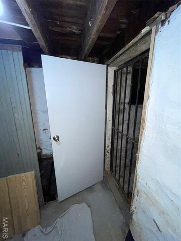 3425 Alberta, St Louis, MO 63118