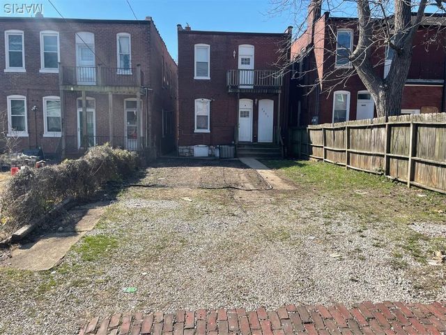 3425 Alberta, St Louis, MO 63118