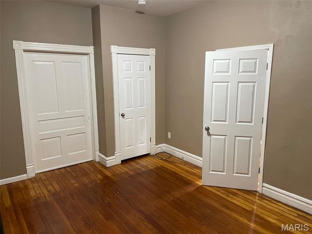 3425 Alberta, St Louis, MO 63118