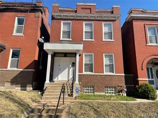 3425 Alberta, St Louis, MO 63118