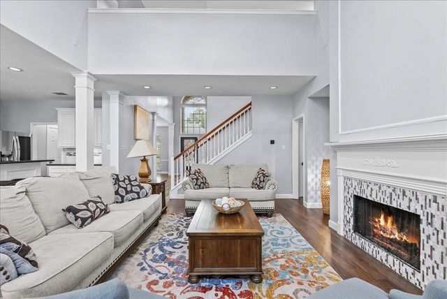 2376 Autumn Mist Lane, League City, TX 77573