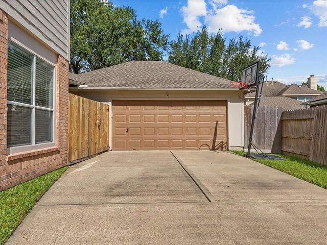 2376 Autumn Mist Lane, League City, TX 77573
