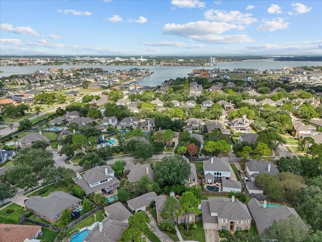 2376 Autumn Mist Lane, League City, TX 77573