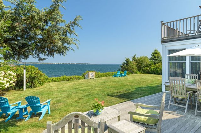 4 Hull Cove Street, Jamestown, RI 02835