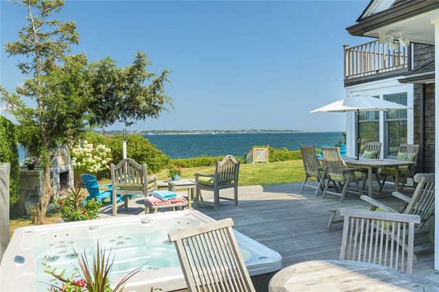 4 Hull Cove Street, Jamestown, RI 02835