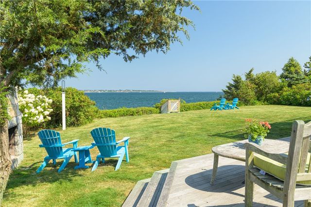 4 Hull Cove Street, Jamestown, RI 02835