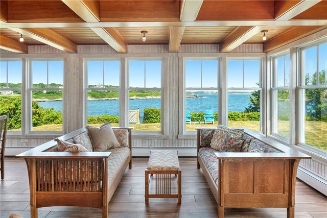 4 Hull Cove Street, Jamestown, RI 02835