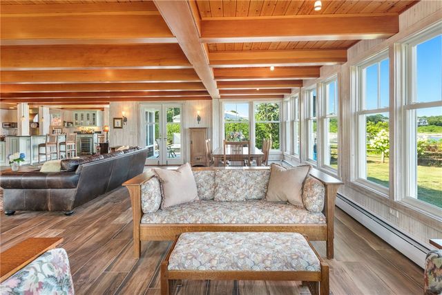 4 Hull Cove Street, Jamestown, RI 02835