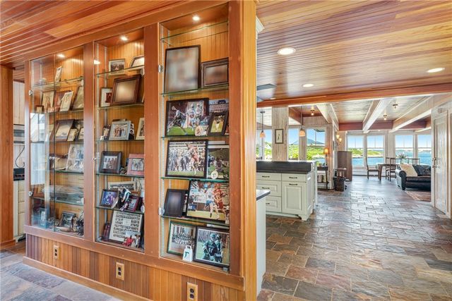 4 Hull Cove Street, Jamestown, RI 02835