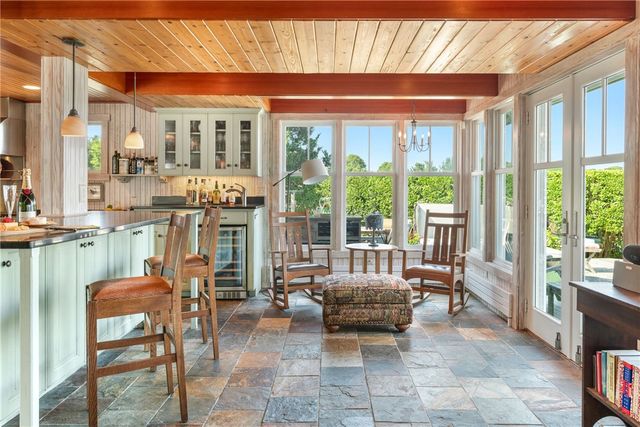 4 Hull Cove Street, Jamestown, RI 02835