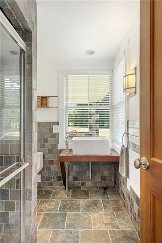4 Hull Cove Street, Jamestown, RI 02835