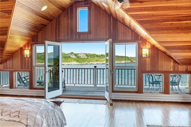 4 Hull Cove Street, Jamestown, RI 02835