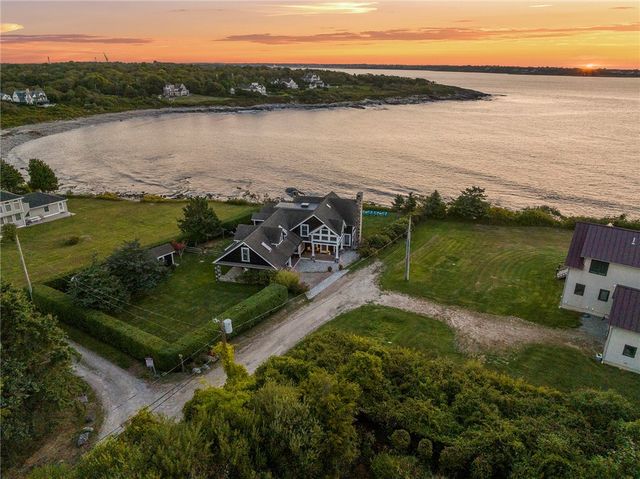 4 Hull Cove Street, Jamestown, RI 02835