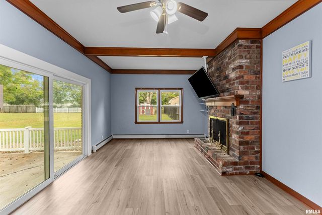 305 N HENDERSON Road, Alexis, IL 61412