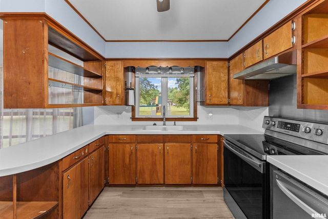 305 N HENDERSON Road, Alexis, IL 61412