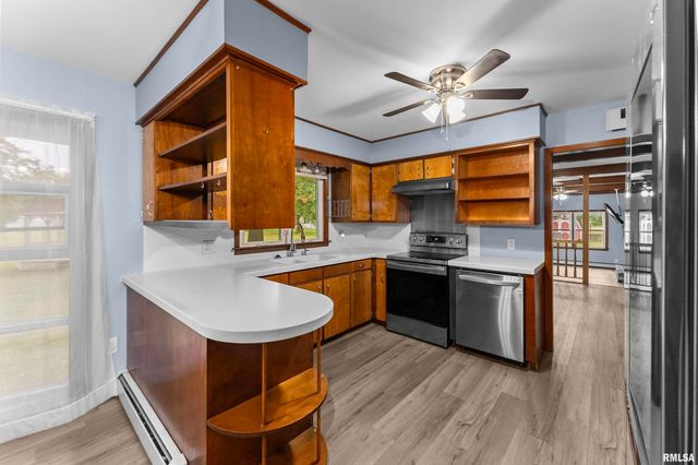 305 N HENDERSON Road, Alexis, IL 61412