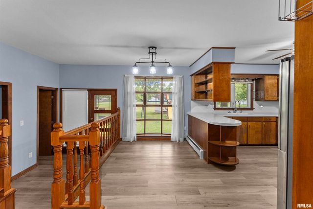 305 N HENDERSON Road, Alexis, IL 61412