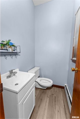 305 N HENDERSON Road, Alexis, IL 61412