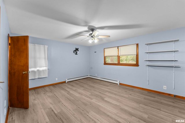 305 N HENDERSON Road, Alexis, IL 61412