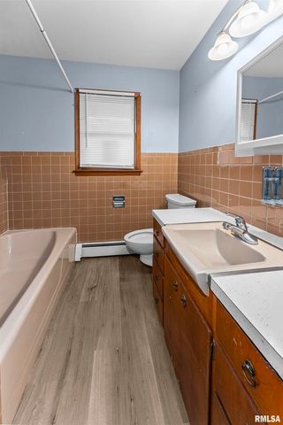 305 N HENDERSON Road, Alexis, IL 61412