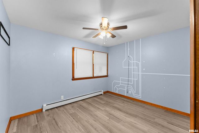 305 N HENDERSON Road, Alexis, IL 61412